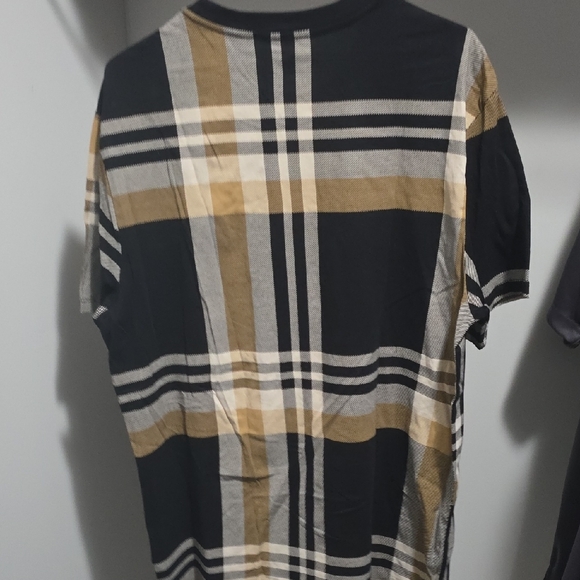 GUESS Men's Black and Brown Plaid Tee - Picture 3 of 3